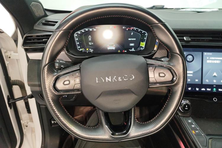 Used Lynk & Co 05 2022 2.0TD Four-Wheel Drive Dynamic Halo Steering Wheel