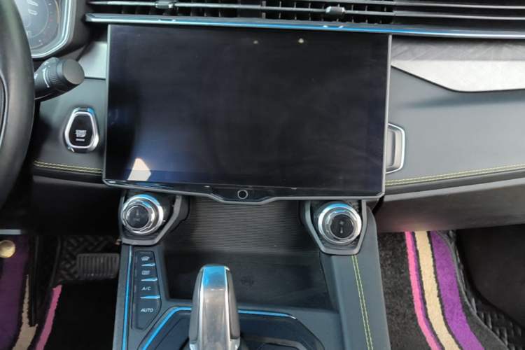 Used Lynk & Co 05 2020 2.0TD Two-Wheel Drive Shine Halo Audio And AC Panel