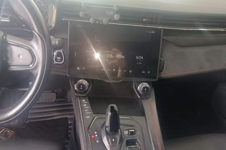 Used Lynk & Co 05 2020 2.0TD Four-Wheel Drive HypeHalo Audio And AC Panel