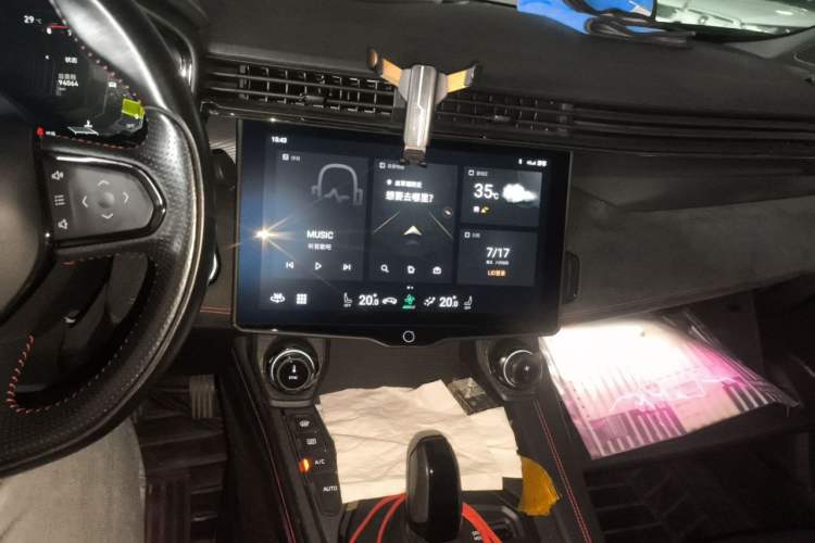Used Lynk & Co 05 2020 2.0TD Four-Wheel Drive HypeHalo Audio And AC Panel