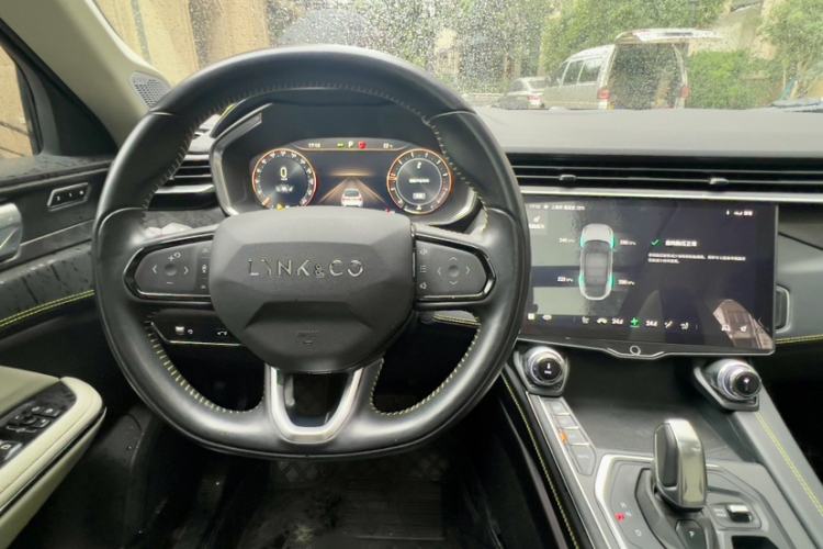 Used Lynk & Co 05 2020 2.0TD Two-Wheel Drive Shine Halo Audio And AC Panel