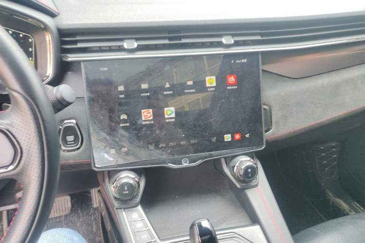 Used Lynk & Co 05 2020 2.0TD Four-Wheel Drive HypeHalo Audio And AC Panel