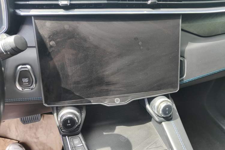 Used Lynk & Co 05 2020 2.0TD Two-Wheel Drive Shine Halo Audio And AC Panel