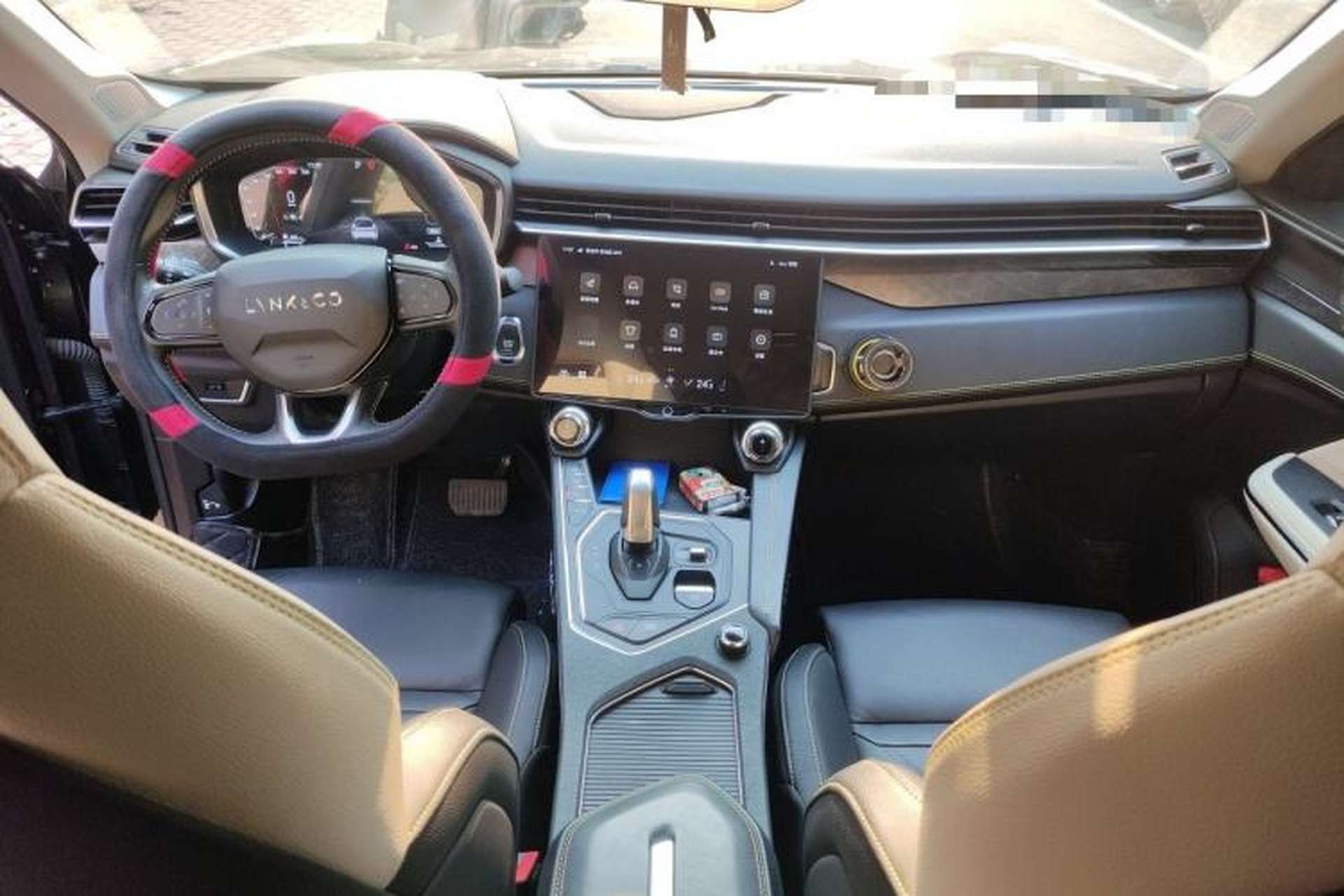 Used Lynk & Co 05 2020 2.0TD Two-Wheel Drive Zhaoyang Plus Center Console