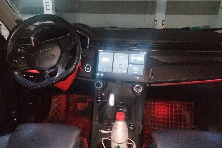 Used Lynk & Co 05 2020 2.0TD Two-Wheel Drive Shine Halo Center Console