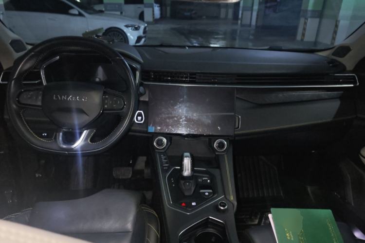Used Lynk & Co 05 2020 2.0TD Two-Wheel Drive Shine Halo Center Console