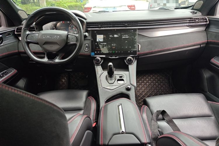 Used Lynk & Co 05 2020 2.0TD Four-Wheel Drive HypeHalo Center Console