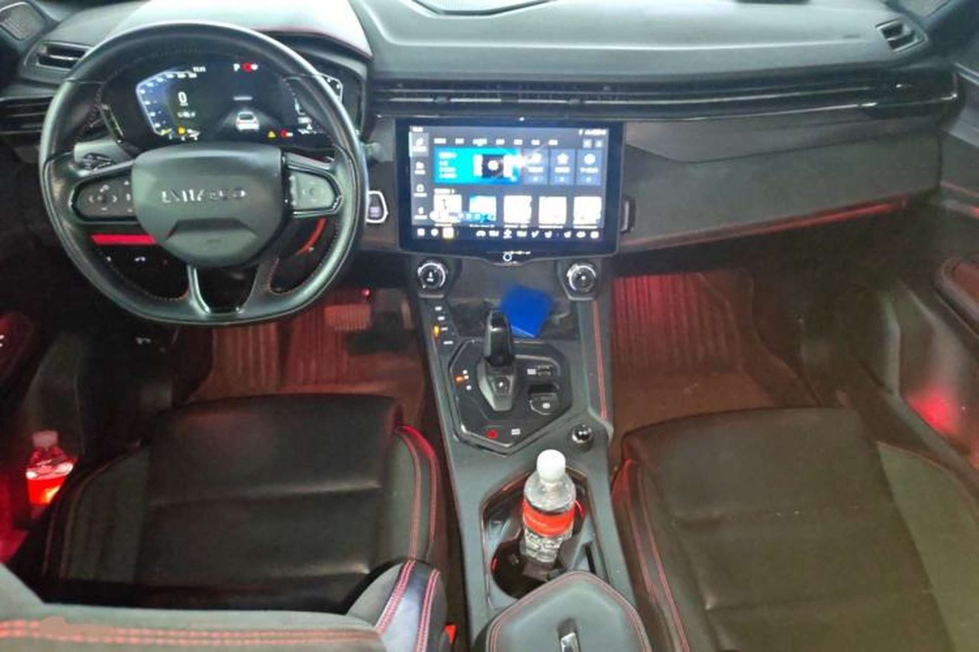 Used Lynk & Co 05 2020 2.0TD Four-Wheel Drive HypeHalo Center Console