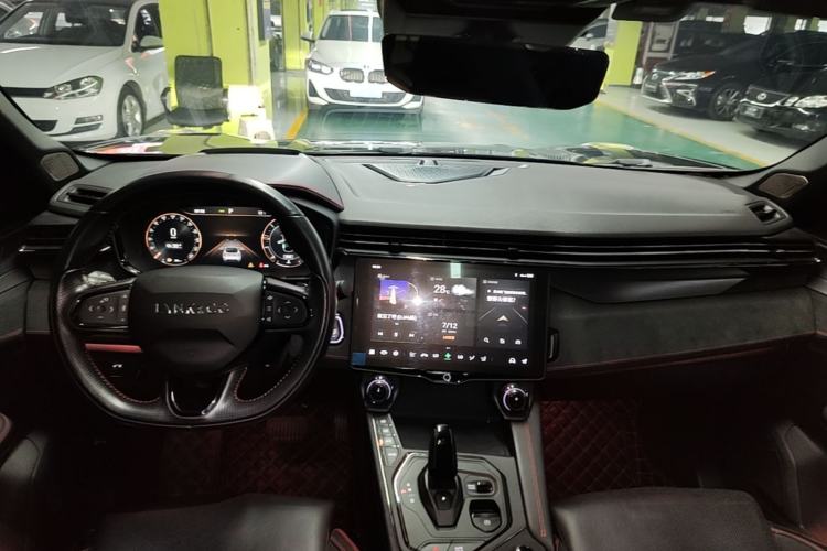 Used Lynk & Co 05 2020 2.0TD Four-Wheel Drive HypeHalo Center Console