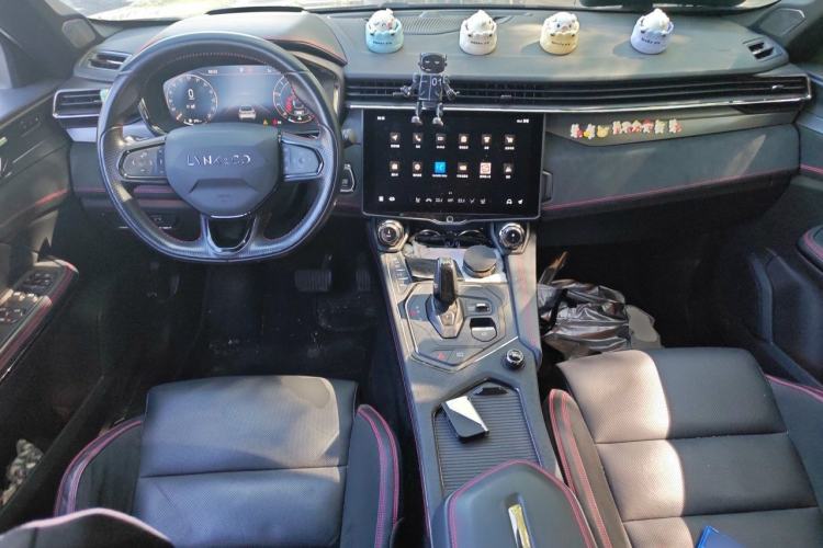 Used Lynk & Co 05 2020 2.0TD Four-Wheel Drive HypeHalo Center Console