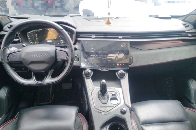 Used Lynk & Co 05 2020 2.0TD Four-Wheel Drive HypeHalo Center Console