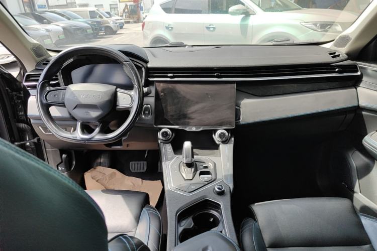 Used Lynk & Co 05 2020 2.0TD Two-Wheel Drive Shine Halo Center Console