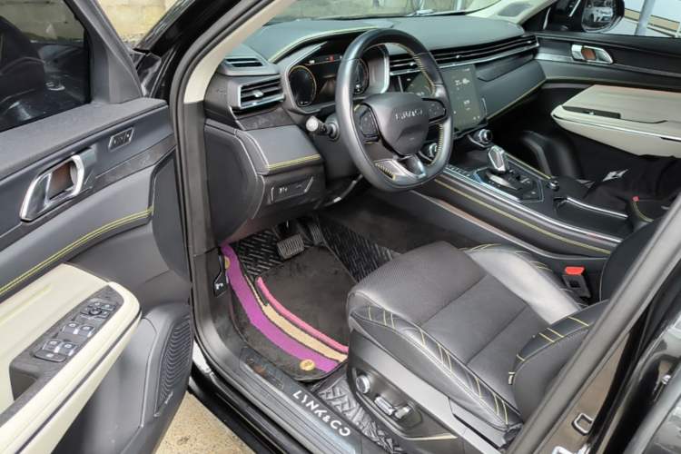 Used Lynk & Co 05 2020 2.0TD Two-Wheel Drive Shine Halo Driver Seat