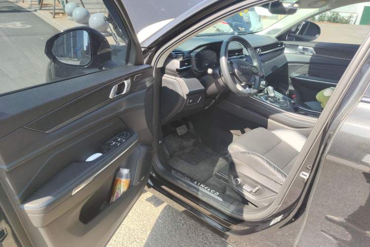 Used Lynk & Co 05 2020 2.0TD Two-Wheel Drive Shine Halo Driver Seat
