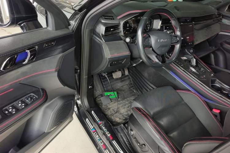 Used Lynk & Co 05 2020 2.0TD Four-Wheel Drive HypeHalo Driver Seat