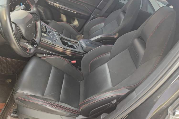 Used Lynk & Co 05 2020 2.0TD Four-Wheel Drive HypeHalo Driver Seat