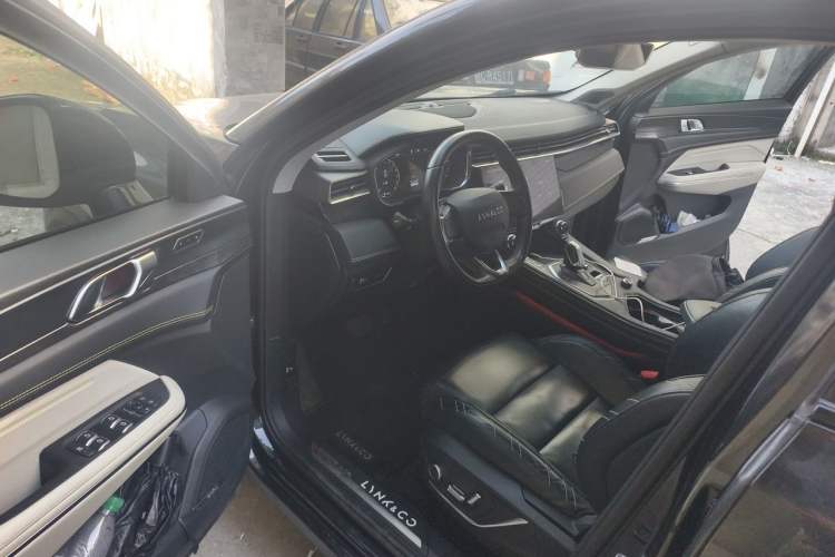 Used Lynk & Co 05 2020 2.0TD Two-Wheel Drive Shine Halo Driver Seat