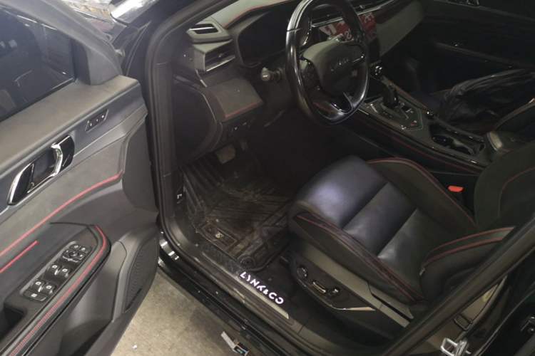 Used Lynk & Co 05 2020 2.0TD Four-Wheel Drive HypeHalo Driver Seat