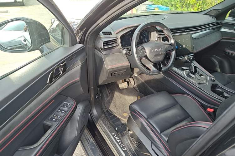 Used Lynk & Co 05 2020 2.0TD Four-Wheel Drive HypeHalo Driver Seat