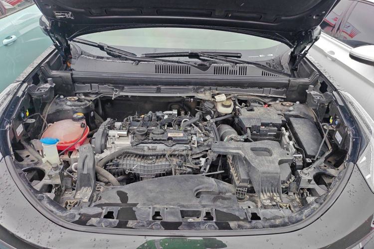 Used Lynk & Co 05 2020 2.0TD Four-Wheel Drive HypeHalo Engine Bay