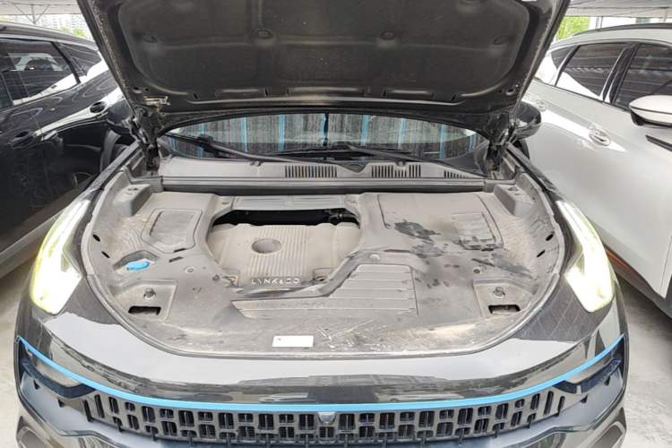 Used Lynk & Co 05 2020 2.0TD Two-Wheel Drive Shine Halo Engine Bay