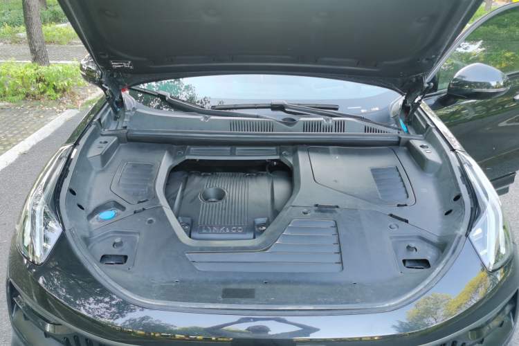 Used Lynk & Co 05 2020 2.0TD Four-Wheel Drive HypeHalo Engine Bay