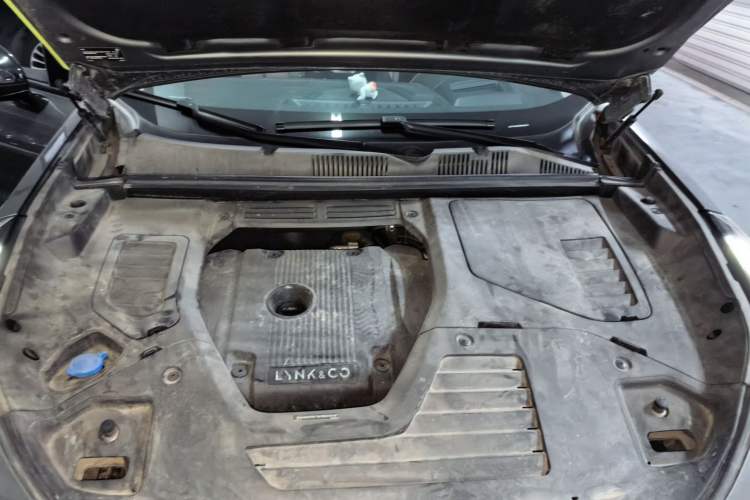 Used Lynk & Co 05 2020 2.0TD Two-Wheel Drive Shine Halo Engine Bay