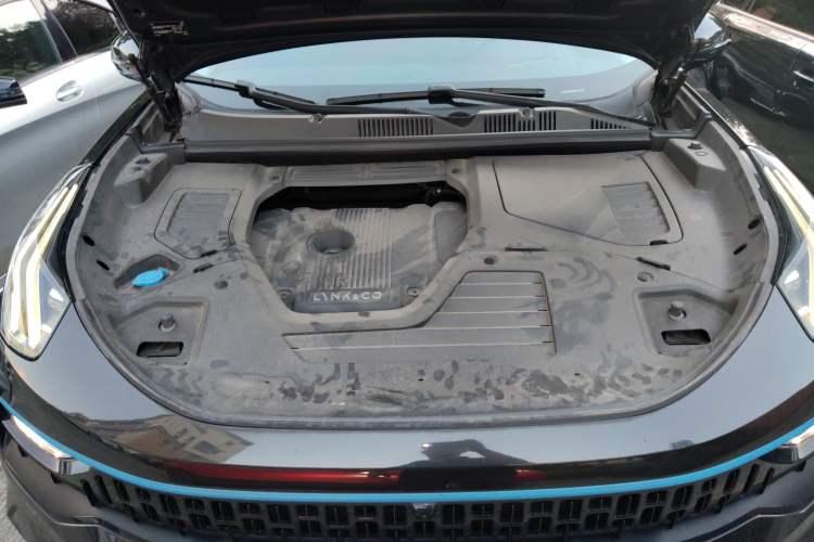 Used Lynk & Co 05 2020 2.0TD Two-Wheel Drive Shine Halo Engine Bay