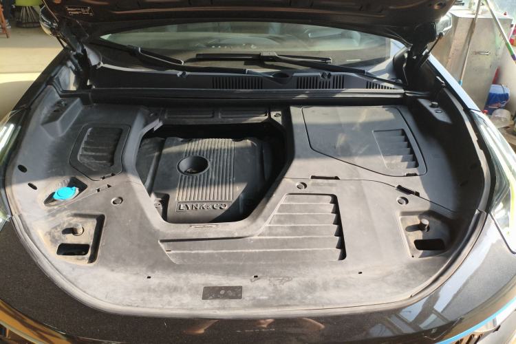 Used Lynk & Co 05 2020 2.0TD Two-Wheel Drive Shine Halo Engine Bay