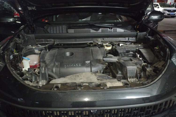 Used Lynk & Co 05 2020 2.0TD Four-Wheel Drive HypeHalo Engine Bay