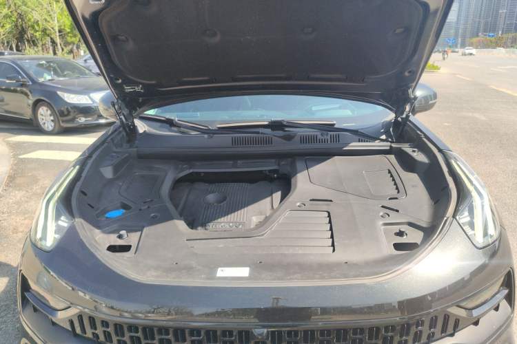 Used Lynk & Co 05 2020 2.0TD Two-Wheel Drive Shine Halo Engine Bay