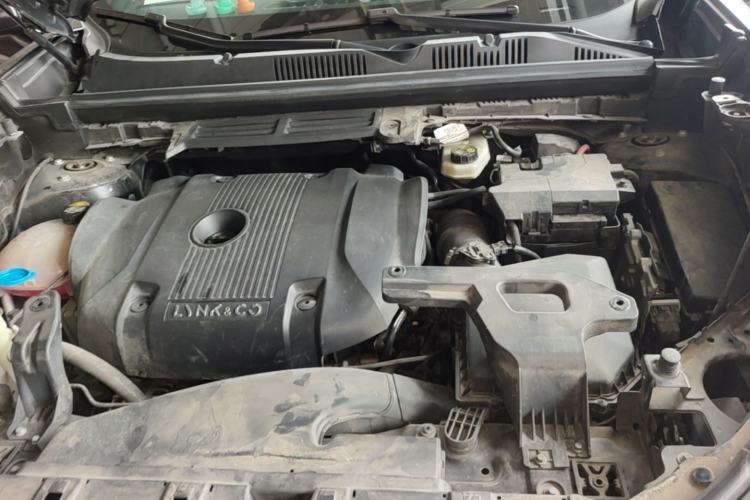 Used Lynk & Co 05 2020 2.0TD Four-Wheel Drive HypeHalo Engine Bay