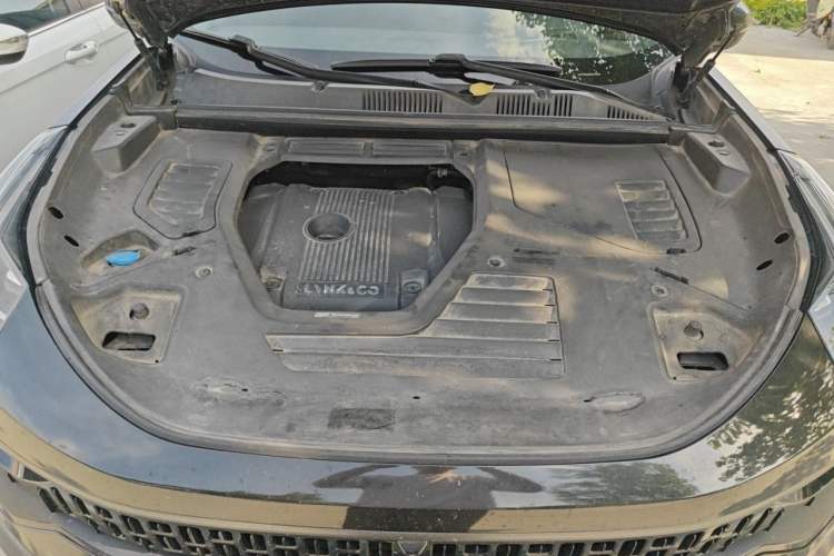 Used Lynk & Co 05 2020 2.0TD Four-Wheel Drive HypeHalo Engine Bay