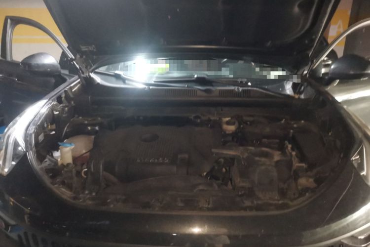 Used Lynk & Co 05 2020 2.0TD Four-Wheel Drive HypeHalo Engine Bay