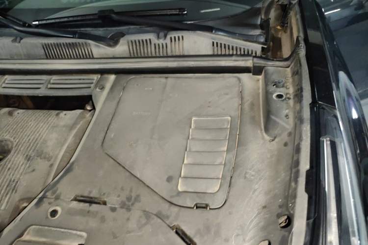 Used Lynk & Co 05 2020 2.0TD Two-Wheel Drive Shine Halo Engine Bay Left