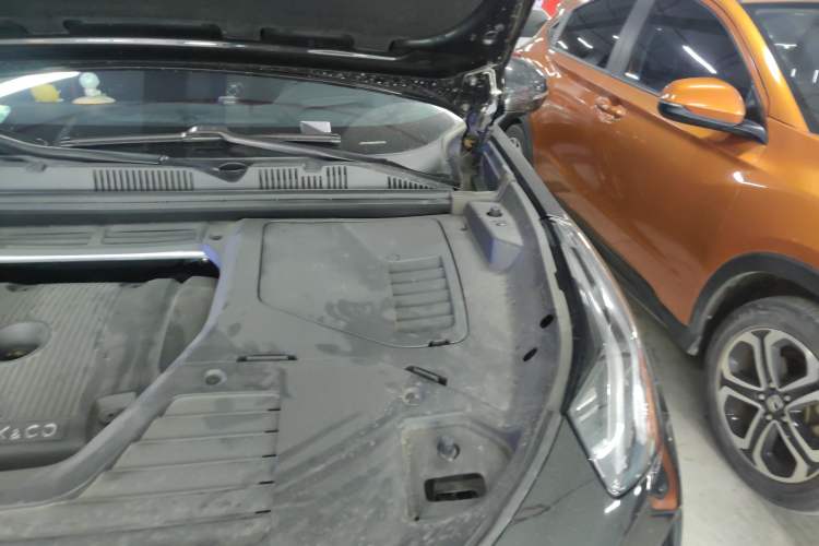 Used Lynk & Co 05 2020 2.0TD Four-Wheel Drive Limited-Edition Timed Release Engine Bay Left