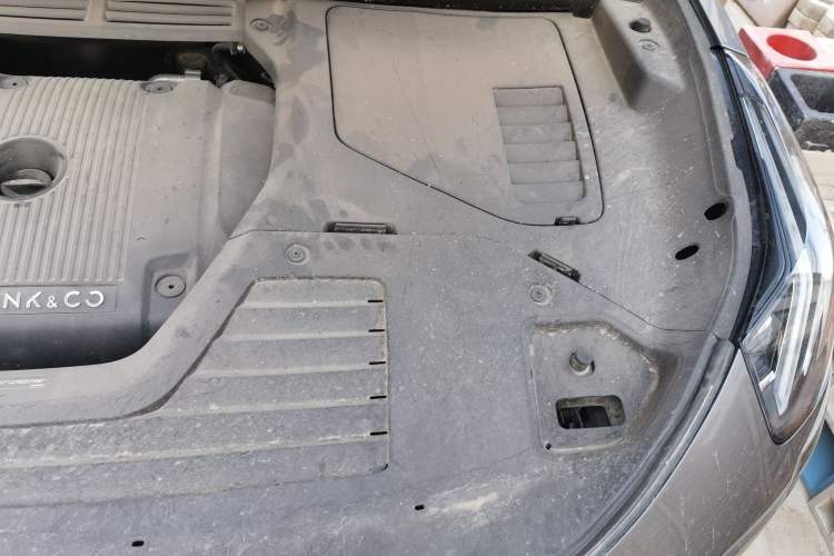 Used Lynk & Co 05 2020 2.0TD Two-Wheel Drive Shine Halo Engine Bay Left