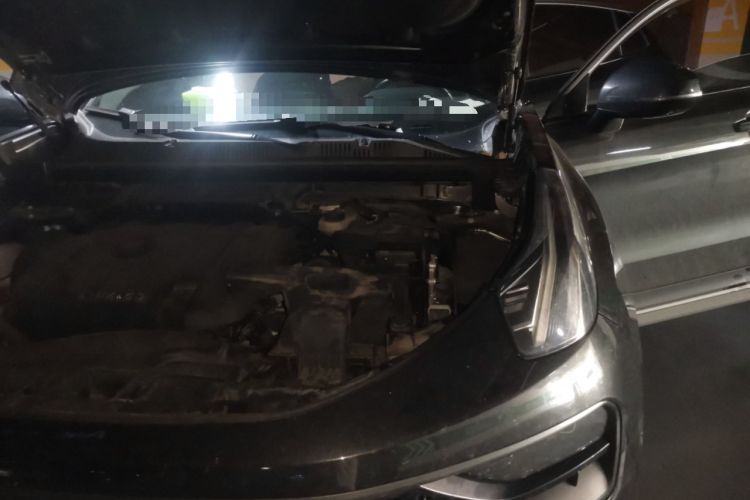 Used Lynk & Co 05 2020 2.0TD Four-Wheel Drive HypeHalo Engine Bay Left