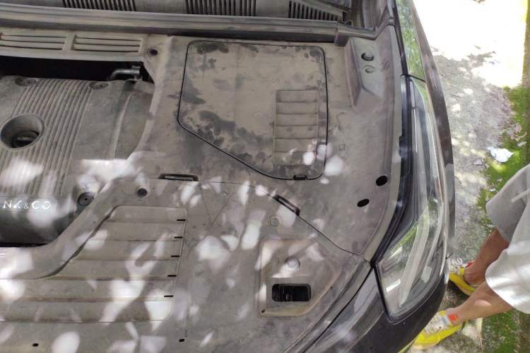Used Lynk & Co 05 2020 2.0TD Two-Wheel Drive Shine Halo Engine Bay Left