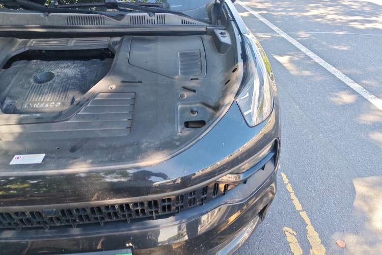 Used Lynk & Co 05 2020 2.0TD Four-Wheel Drive HypeHalo Engine Bay Left
