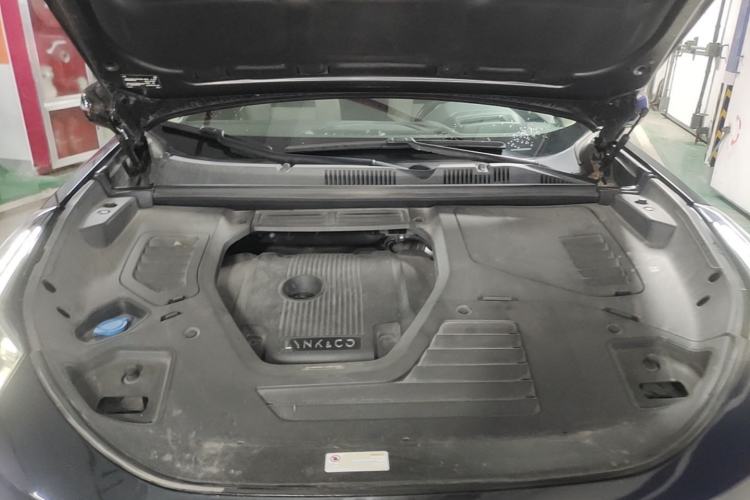 Used Lynk & Co 05 2020 2.0TD Two-Wheel Drive Shine Halo Engine Bay