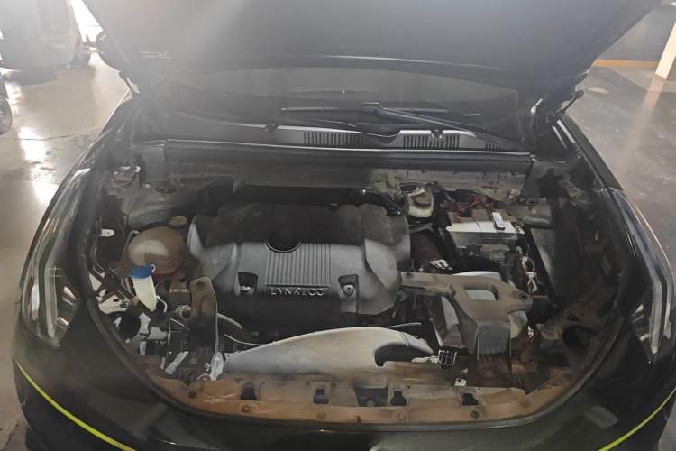 Used Lynk & Co 05 2020 2.0TD Two-Wheel Drive Shine Halo Engine Bay