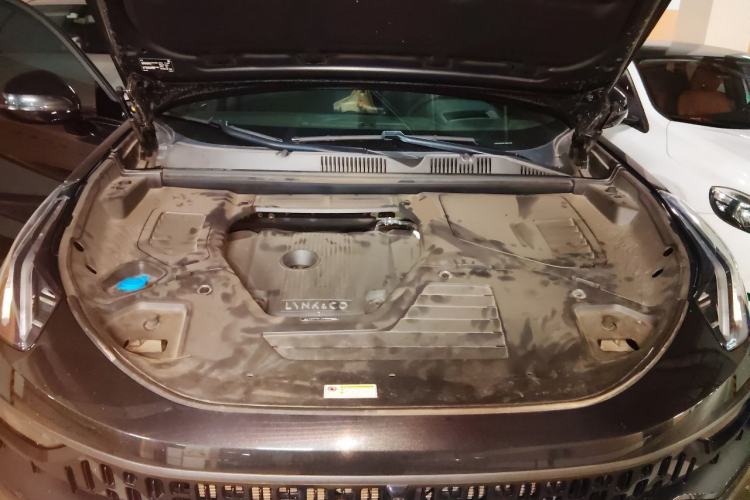 Used Lynk & Co 05 2020 2.0TD Four-Wheel Drive HypeHalo Engine Bay