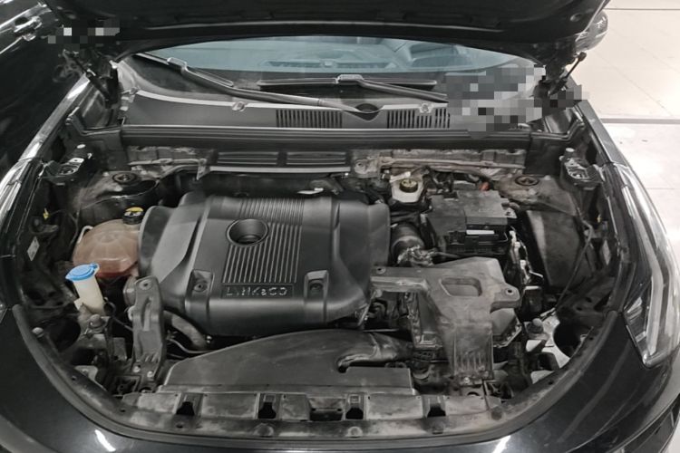 Used Lynk & Co 05 2020 2.0TD Four-Wheel Drive HypeHalo Engine Bay