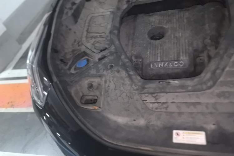 Used Lynk & Co 05 2020 2.0TD Two-Wheel Drive Shine Halo Engine Bay Right