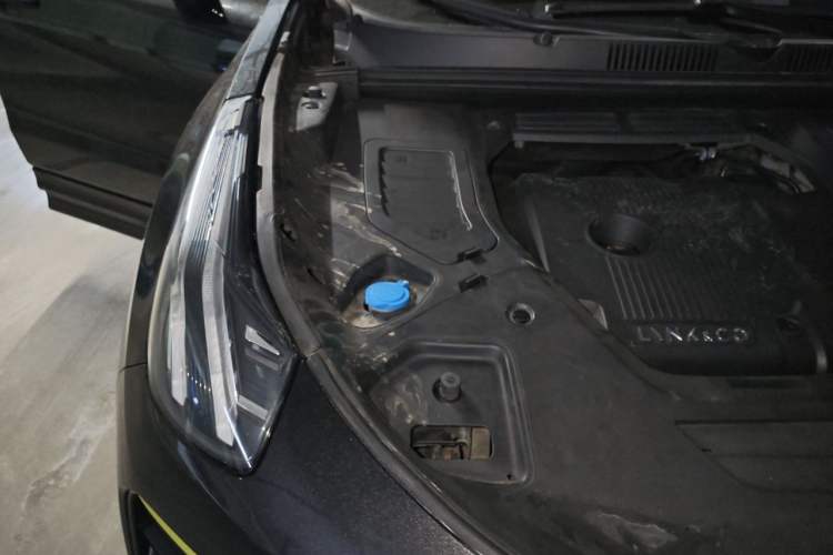 Used Lynk & Co 05 2020 2.0TD Two-Wheel Drive Shine Halo Engine Bay Right