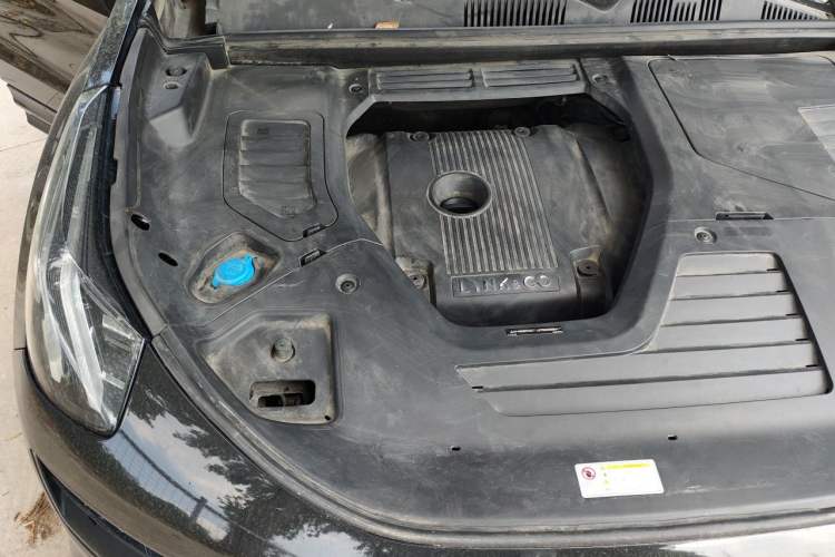 Used Lynk & Co 05 2020 2.0TD Four-Wheel Drive Genie Plus Engine Bay Right