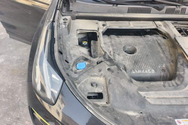 Used Lynk & Co 05 2020 2.0TD Two-Wheel Drive Shine Halo Engine Bay Right