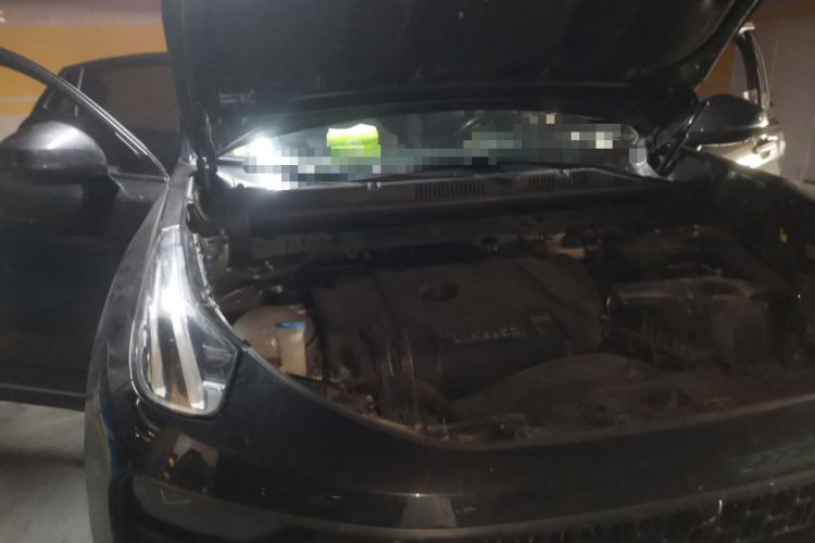 Used Lynk & Co 05 2020 2.0TD Four-Wheel Drive HypeHalo Engine Bay Right