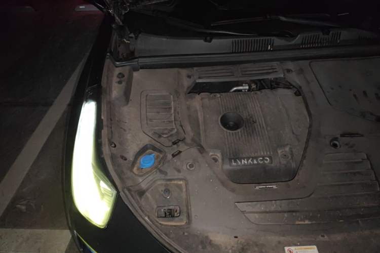 Used Lynk & Co 05 2020 2.0TD Two-Wheel Drive Shine Halo Engine Bay Right